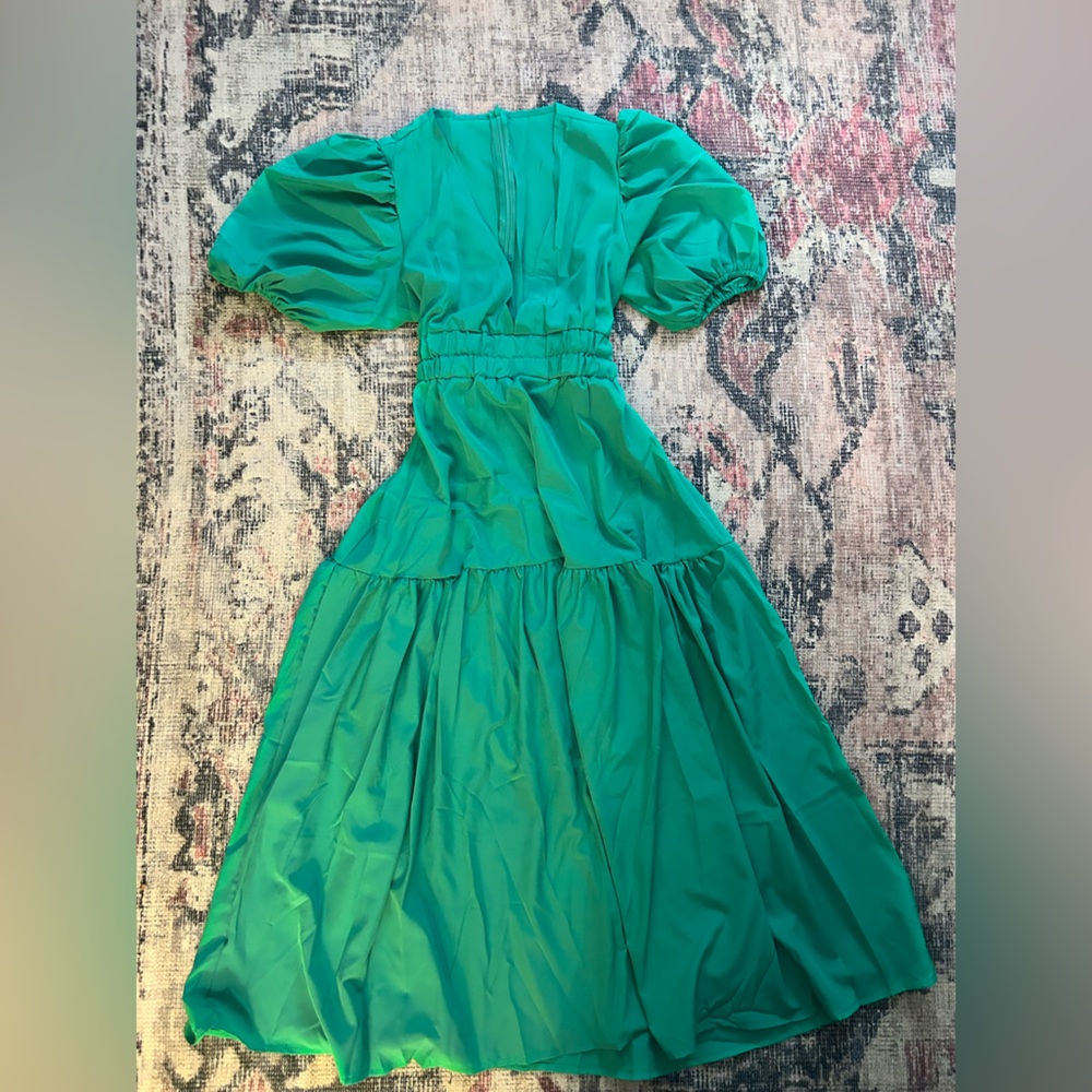 Elegant Green Puff Sleeve Dress
